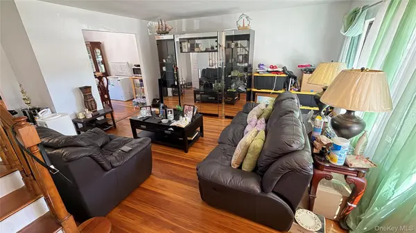 3207 Pearsall AVE, Bronx, NY 10469