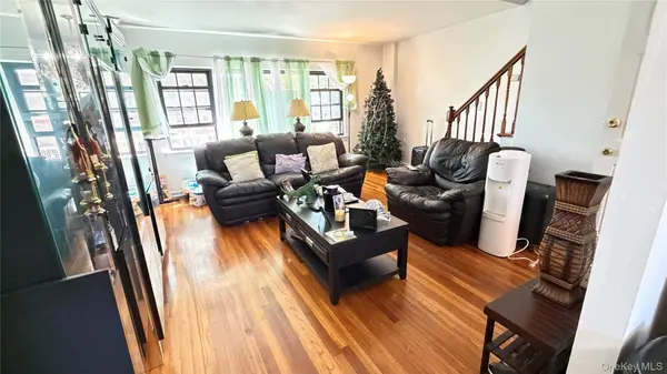 3207 Pearsall AVE, Bronx, NY 10469