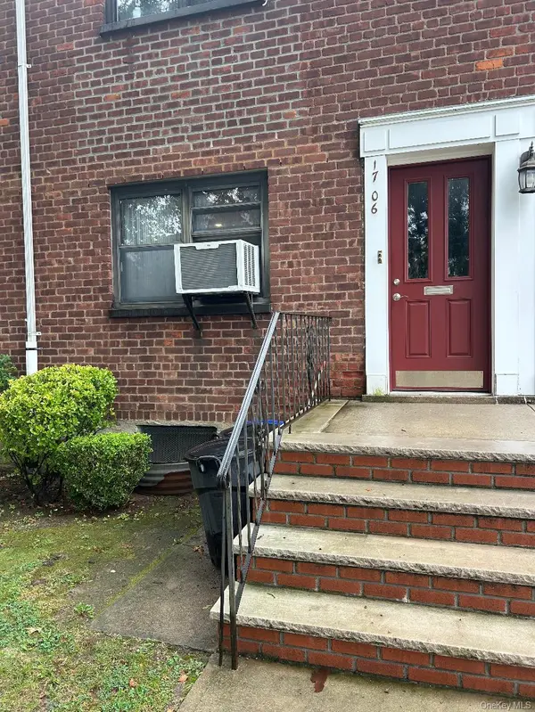 17-06 201nd ST #2-1033, Bayside, NY 11360