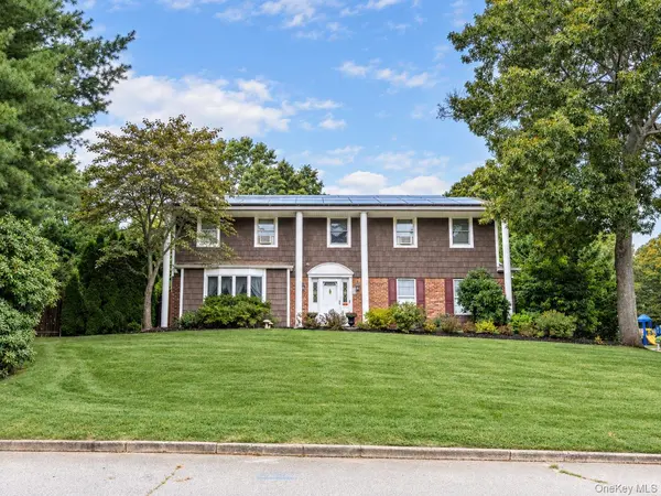 138 Main AVE, Lake Grove, NY 11755