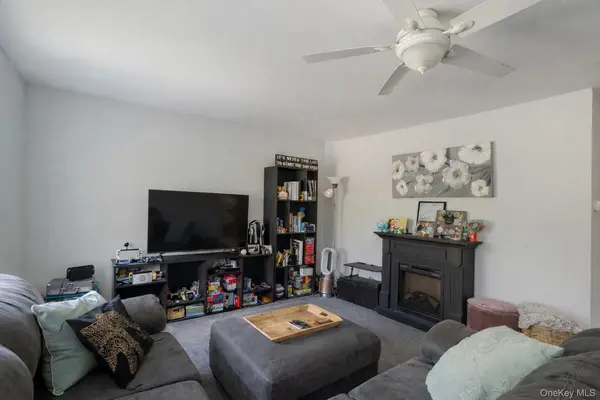 460 Old Town RD #24-O, Port Jefferson, NY 11776