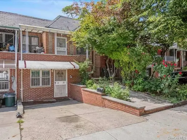 7726 Kneeland AVE, Elmhurst, NY 11373