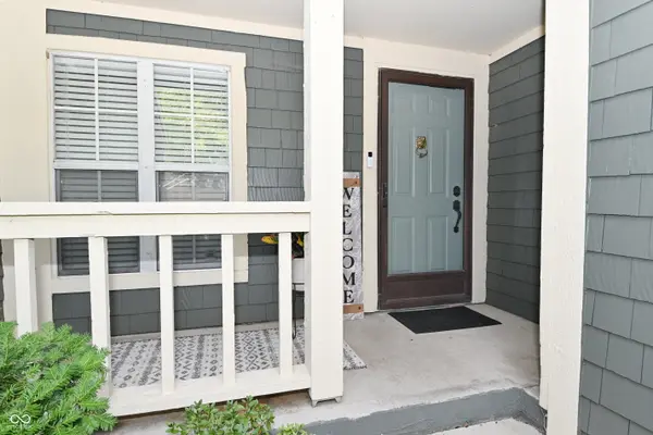 4758 Stansbury LN, Indianapolis, IN 46254