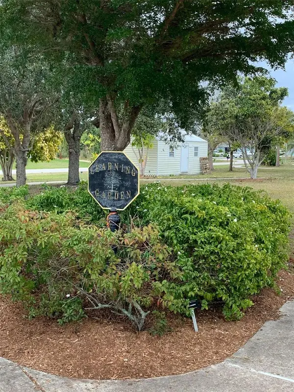 10426 MONTICELLO DR, Port Charlotte, FL 33981