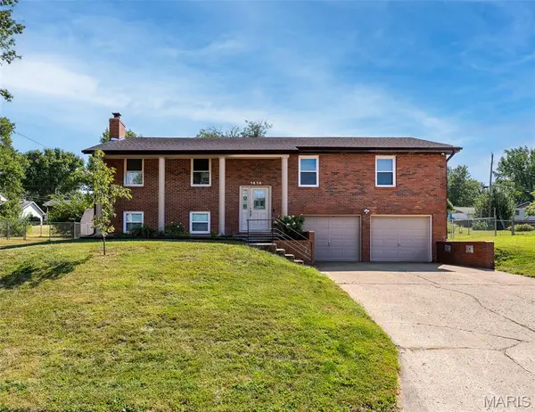 1414 Arcadia ST, Mexico, MO 65265