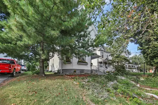 408 Bluff ST, Alton, IL 62002