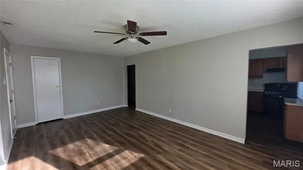 1138 Laredo AVE, St Louis, MO 63138