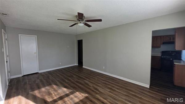 1138 Laredo AVE, St Louis, MO 63138