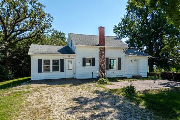 27990 235th ST, Leclaire, IA 52753