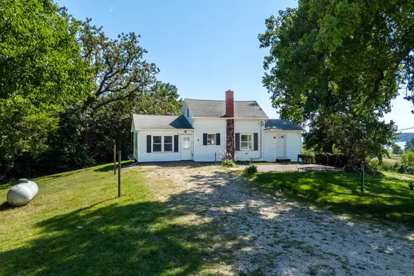 27990 235th ST, Leclaire, IA 52753