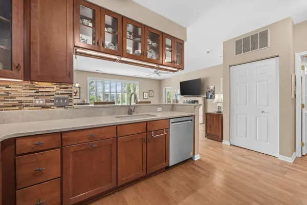 935 Burlington AVE #309, Downers Grove, IL 60515