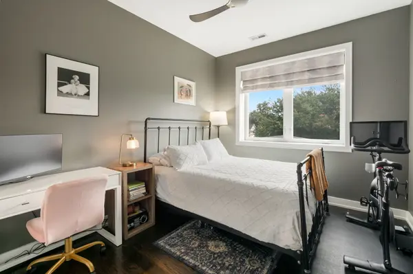 2207 W Belmont AVE #3, Chicago, IL 60618
