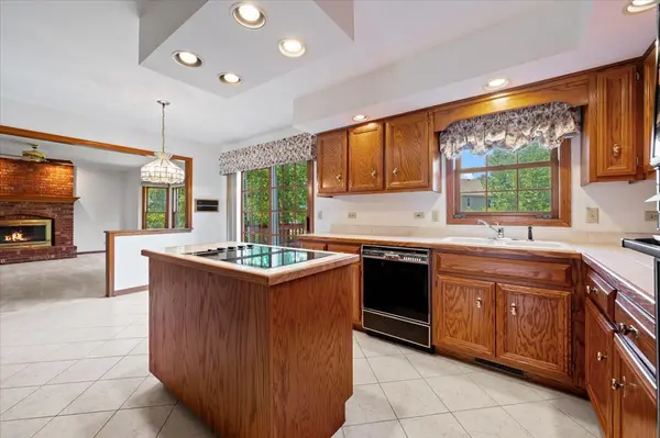 3623 Becket LN, Naperville, IL 60564
