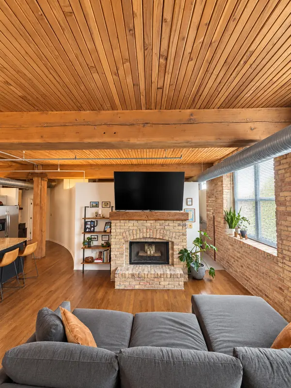 2911 N Western AVE #111, Chicago, IL 60618