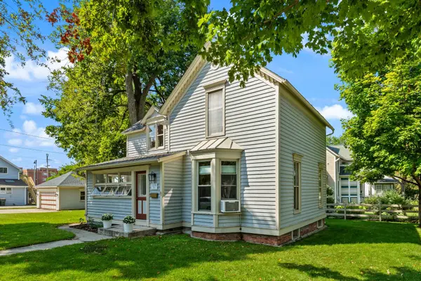 24 N Benton ST, Palatine, IL 60067