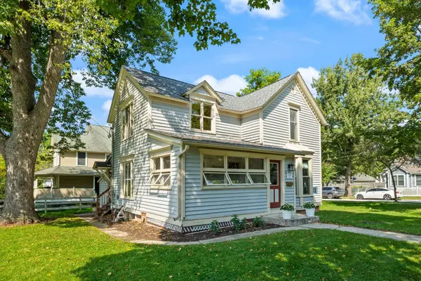 24 N Benton ST, Palatine, IL 60067