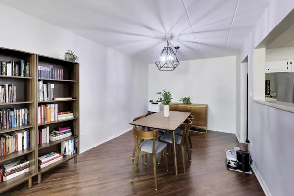 425 Home AVE #3G, Oak Park, IL 60302