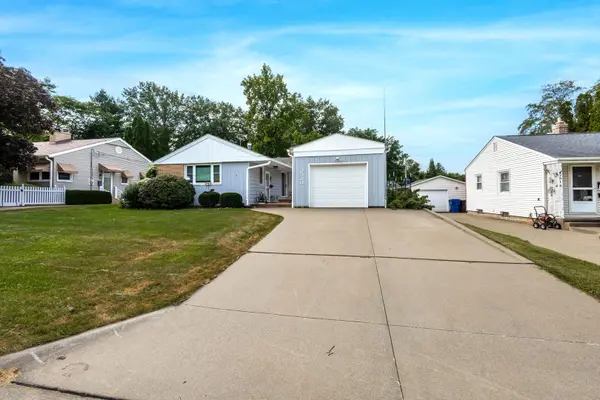 2520 30th Ave CT, Moline, IL 61265