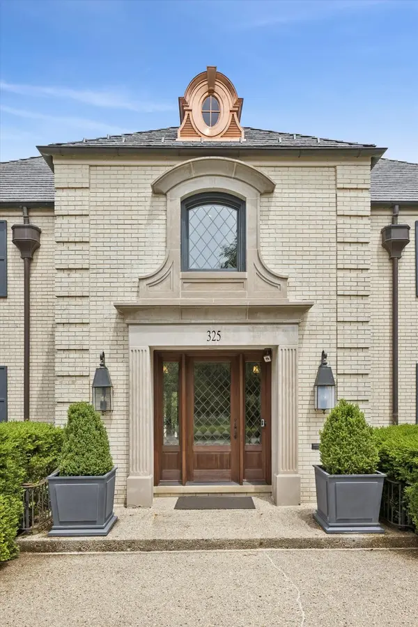 325 Princeton RD, Hinsdale, IL 60521
