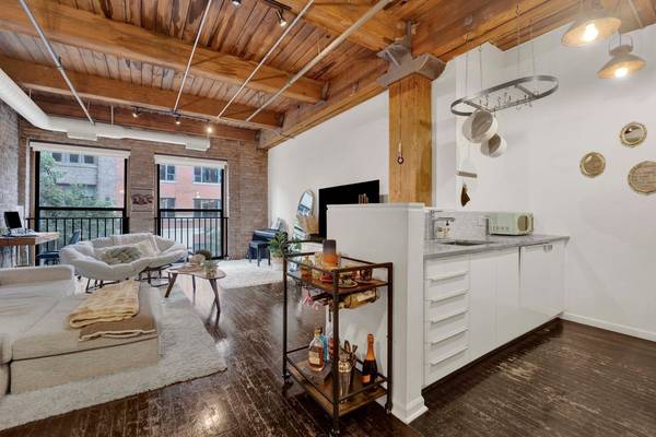 225 W Huron ST #211, Chicago, IL 60654