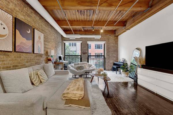 225 W Huron ST #211, Chicago, IL 60654