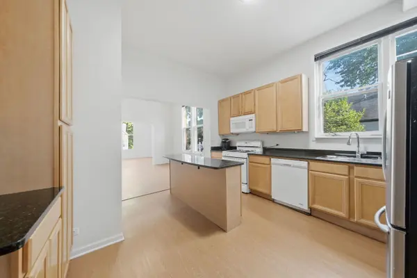 3300 N Southport AVE #2, Chicago, IL 60657