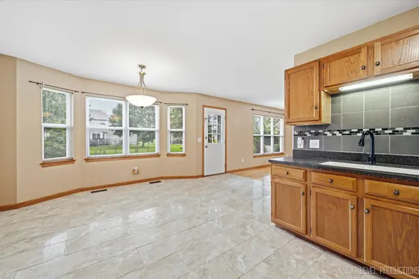 2513 Briarwood CT, Aurora, IL 60506