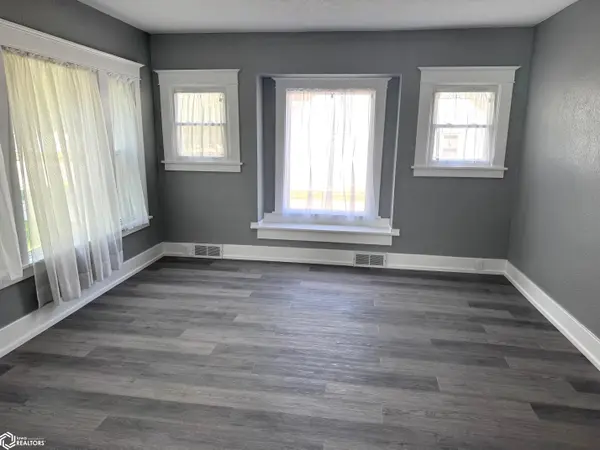 517 2nd ST, Whittemore, IA 50598