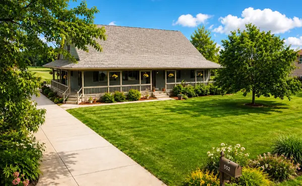 552 Fleetwood DR, Valparaiso, IN 46385