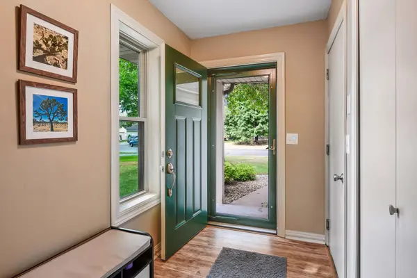 1121 Scott ST S, Shakopee, MN 55379