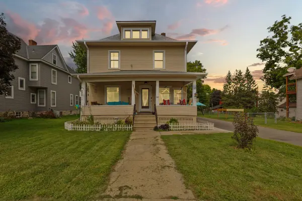 422 1st ST NW, Faribault, MN 55021