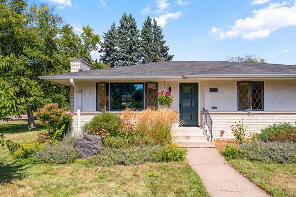 2401 Saint Anthony BLVD, Saint Anthony, MN 55418