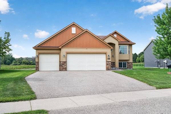 1405 Carlson DR, Isanti, MN 55040