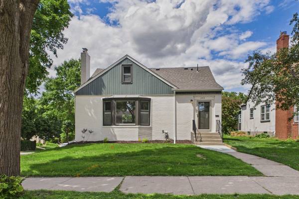 1599 Highland Pkwy, Saint Paul, MN 55116