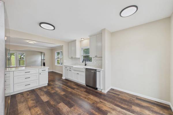 1599 Highland Pkwy, Saint Paul, MN 55116