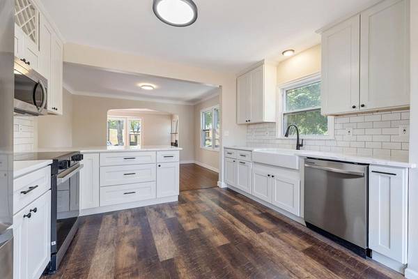 1599 Highland Pkwy, Saint Paul, MN 55116