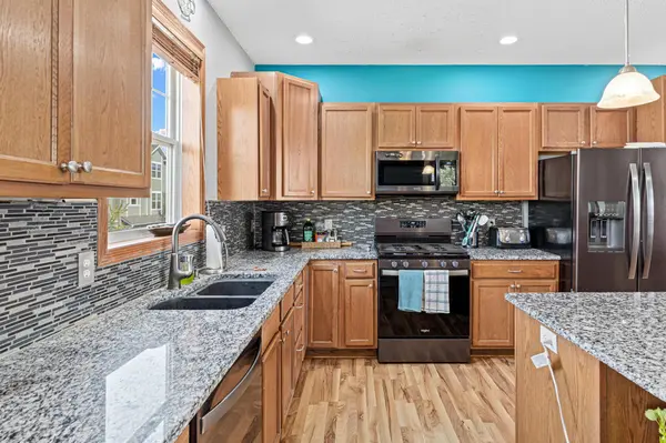 1802 Colonial LN #1, Chanhassen, MN 55317