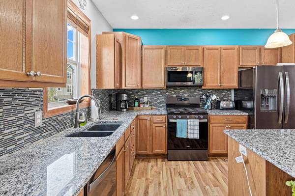 1802 Colonial LN #1, Chanhassen, MN 55317