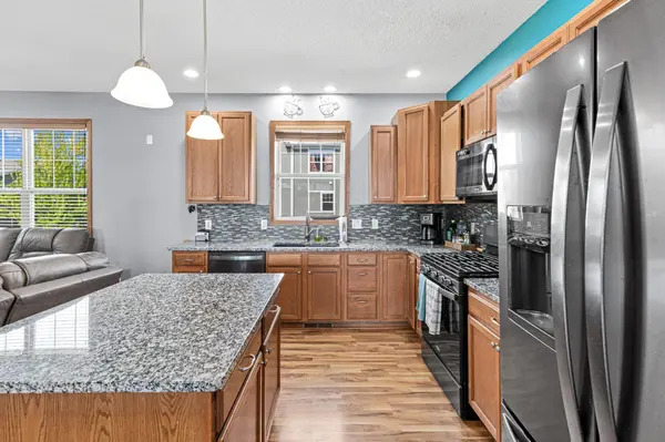 1802 Colonial LN #1, Chanhassen, MN 55317