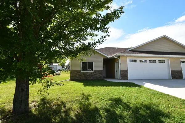 331 5th AVE NE, Mazeppa, MN 55956