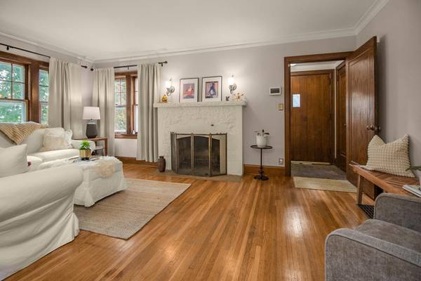 1084 Bradley ST, Saint Paul, MN 55130