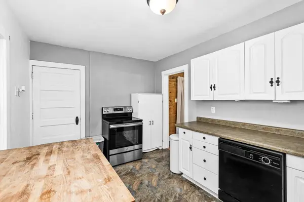 9239 Meadow ST, Duluth, MN 55810
