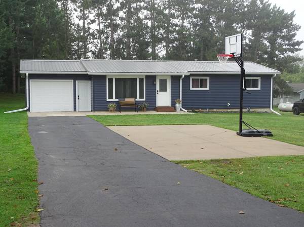 429 Auth ST, Durand, WI 54736