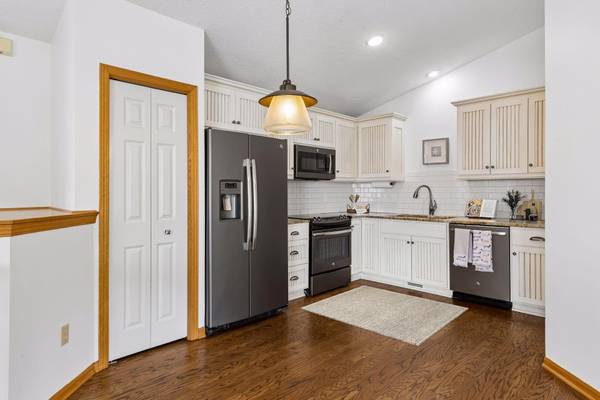 9765 Zinnia LN N, Maple Grove, MN 55369