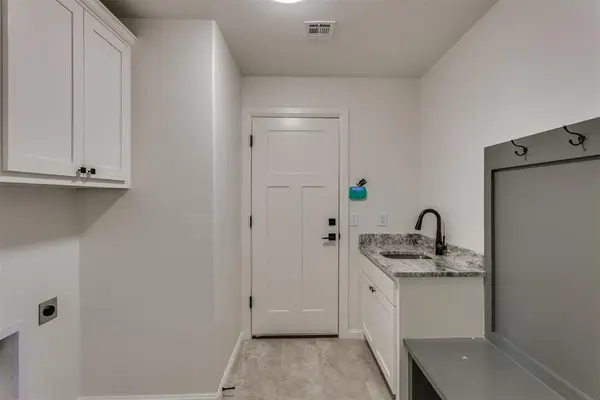 9313 SW 35th ST, Oklahoma City, OK 73179