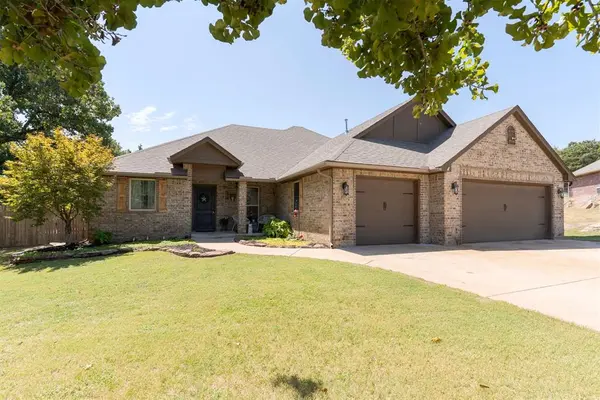 874 Cottonwood CT, Guthrie, OK 73044