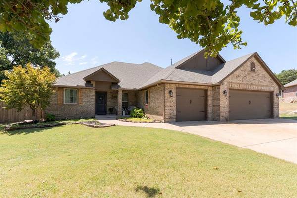 874 Cottonwood CT, Guthrie, OK 73044