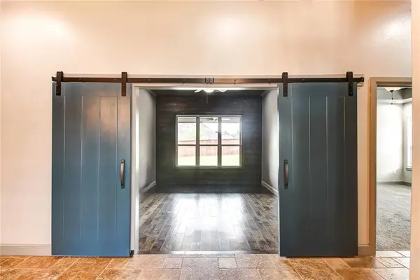 2013 Providence DR, Norman, OK 73071