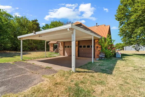 1521 E Forster LN, Mustang, OK 73064