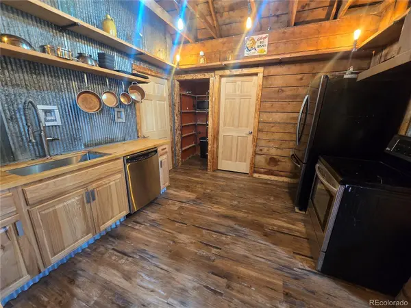 207 W Eaton AVE, Cripple Creek, CO 80813